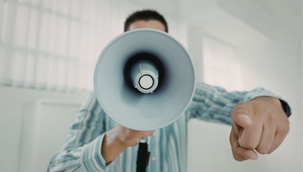 Comunicación asertiva y autoestima: Cómo defender tu voz sin perder la paz